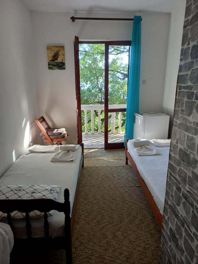 Sea View Hotel Risan Luaran gambar